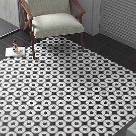 Rivoli Black