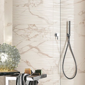Roma Diamond Calacatta Brillante